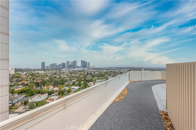 10590 Wilshire Boulevard 305, Los Angeles, CA 90024 — photo 31 of 38