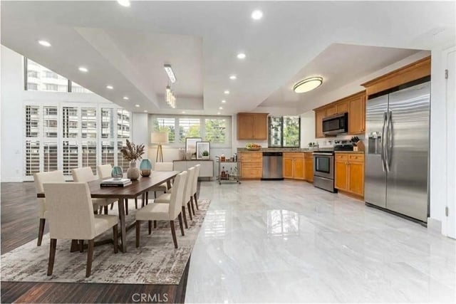 10590 Wilshire Boulevard 305, Los Angeles, CA 90024 — photo 4 of 38