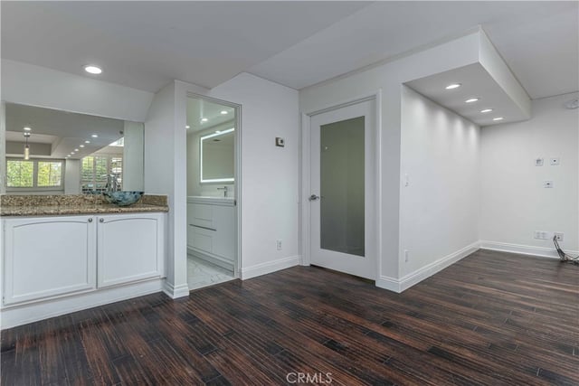10590 Wilshire Boulevard 305, Los Angeles, CA 90024 — photo 9 of 38