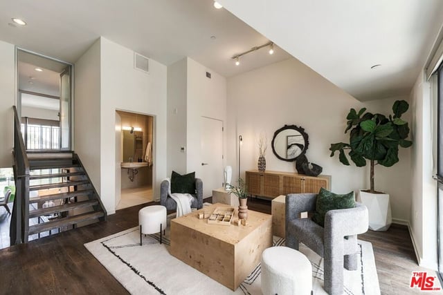 751 N Fairfax Avenue 2, Los Angeles, CA 90046 — photo 4 of 27