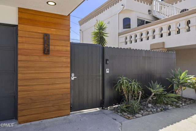 256 Melrose Drive, Oxnard, CA 93035 — photo 5 of 44