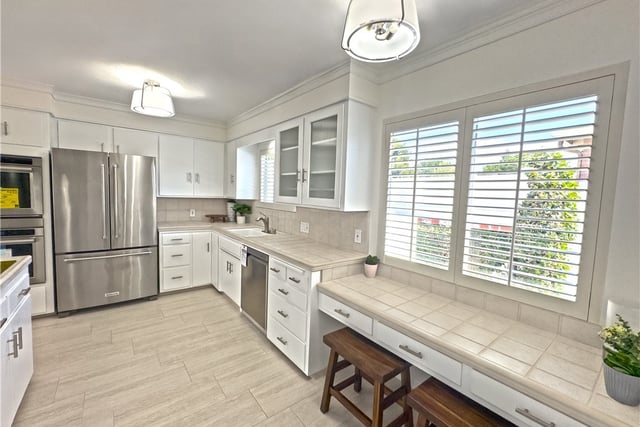 220 S Reese Place, Burbank, CA 91506 — photo 20 of 55