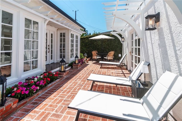 220 S Reese Place, Burbank, CA 91506 — photo 34 of 55
