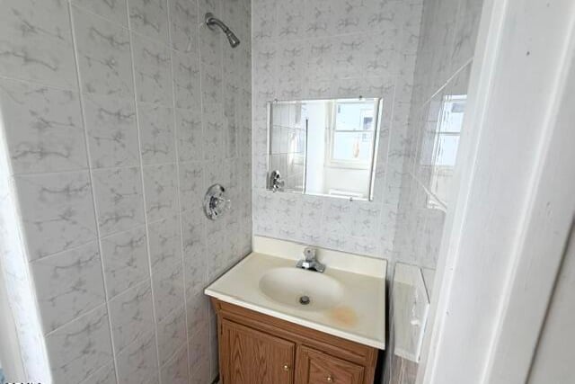 5213 Don Pio Drive, Los Angeles, CA 91364 — photo 17 of 47
