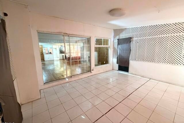 5213 Don Pio Drive, Los Angeles, CA 91364 — photo 21 of 47