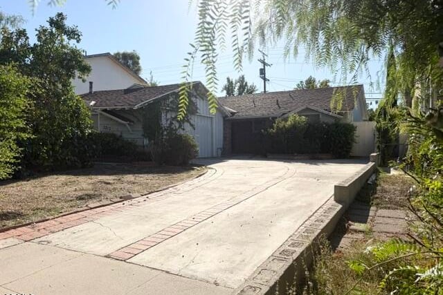 5213 Don Pio Drive, Los Angeles, CA 91364 — photo 5 of 47