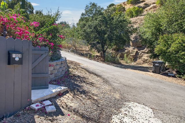 1068 Loma Lane, Simi Valley, CA 93063 — photo 23 of 46