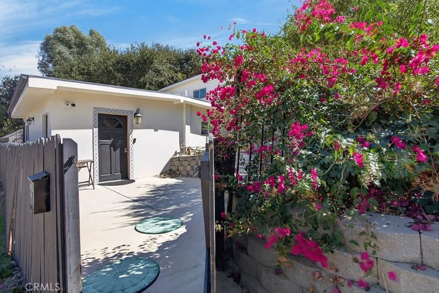 1068 Loma Lane, Simi Valley, CA 93063 — photo 24 of 46