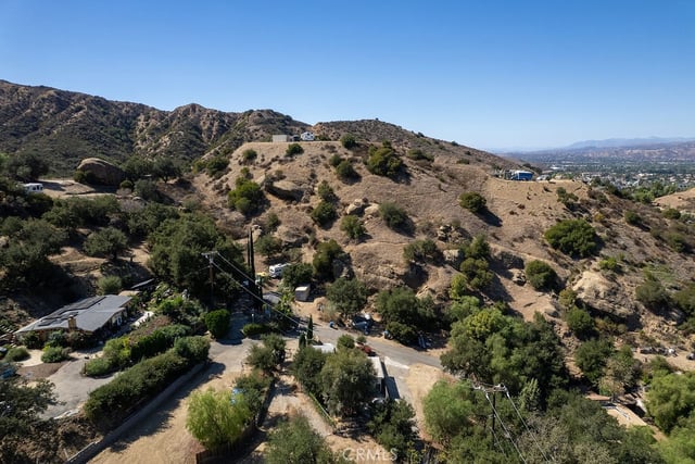1068 Loma Lane, Simi Valley, CA 93063 — photo 4 of 46