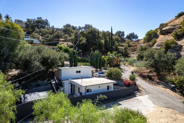 1068 Loma Lane, Simi Valley, CA 93063 — photo 5 of 46