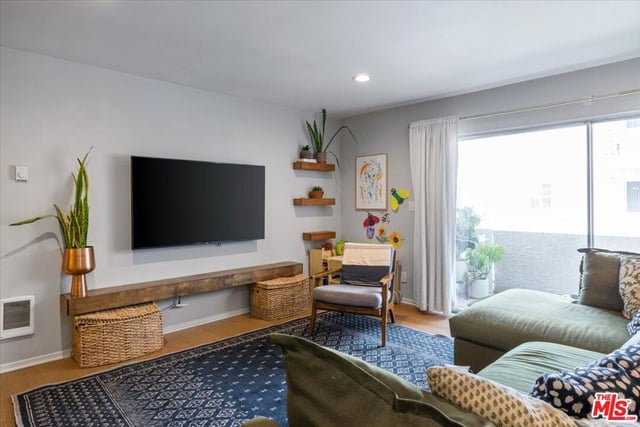 12955 Riverside Drive 203, Sherman Oaks, CA 91423 — photo 2 of 20