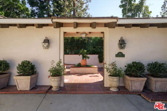2560 Micheltorena Street, Los Angeles, CA 90039 — photo 3 of 50