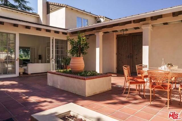 2560 Micheltorena Street, Los Angeles, CA 90039 — photo 6 of 50