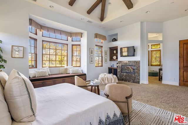 710 Rancho Dos Vientos Drive, Thousand Oaks, CA 91320 — photo 17 of 44