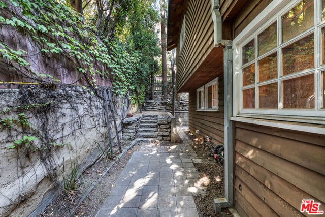 8497 Harold Way, Los Angeles, CA 90069 — photo 24 of 63