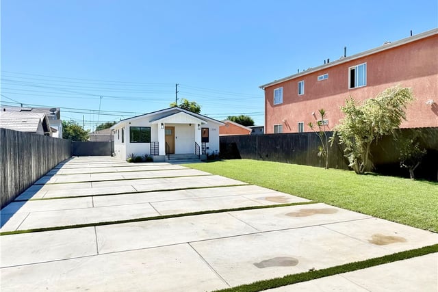 236 E E 99th, Los Angeles, CA 90003 — photo 2 of 33