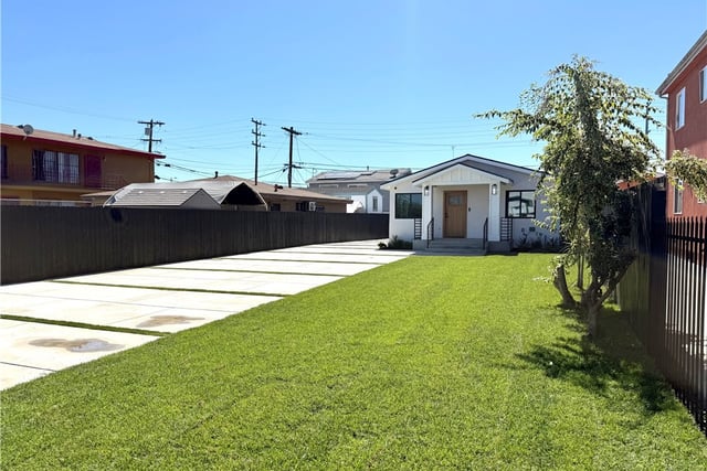 236 E E 99th, Los Angeles, CA 90003 — photo 6 of 33