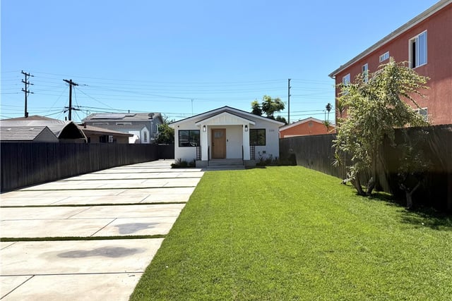 236 E E 99th, Los Angeles, CA 90003 — photo 7 of 33