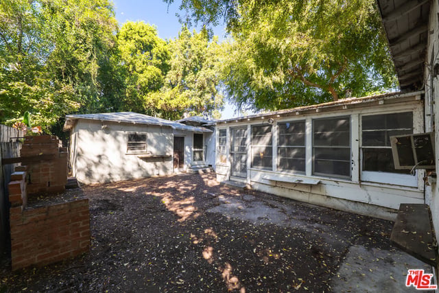 4480 Colbath Avenue, Los Angeles, CA 91423 — photo 5 of 13