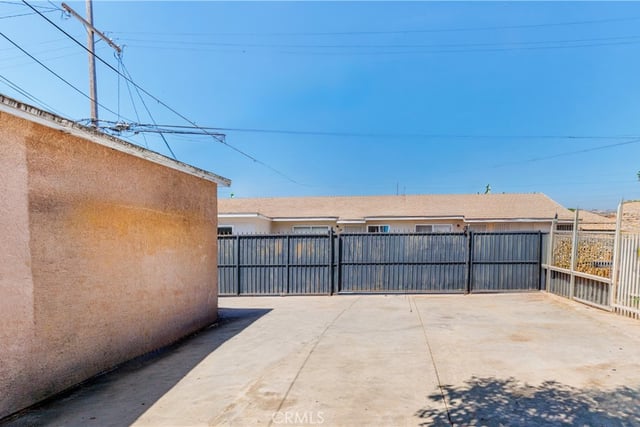 2069 Lewis, Long Beach, CA 90806 — photo 4 of 11