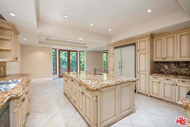419 N Laurel Avenue, Los Angeles, CA 90048 — photo 11 of 45