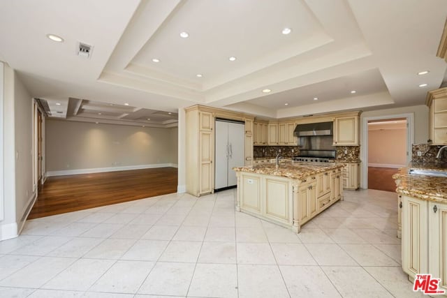 419 N Laurel Avenue, Los Angeles, CA 90048 — photo 14 of 45
