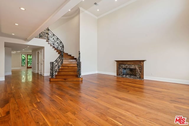 419 N Laurel Avenue, Los Angeles, CA 90048 — photo 2 of 45