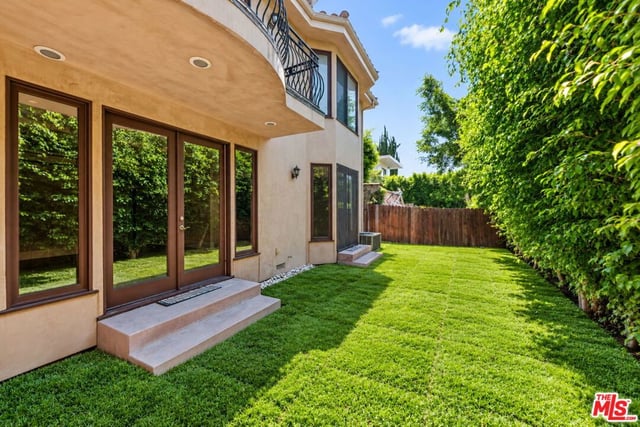 419 N Laurel Avenue, Los Angeles, CA 90048 — photo 43 of 45