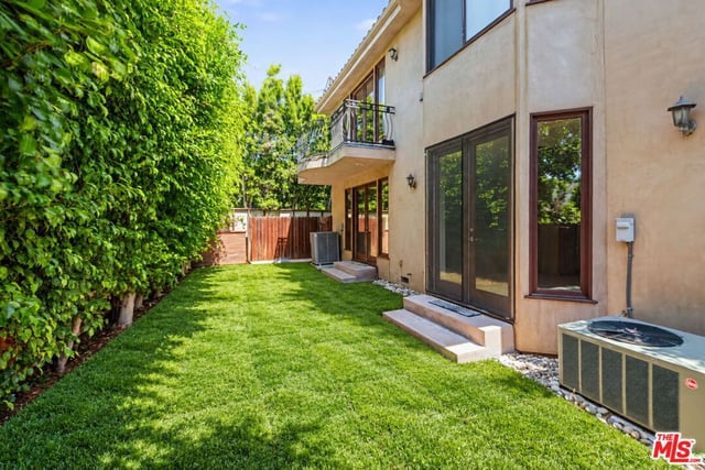 419 N Laurel Avenue, Los Angeles, CA 90048 — photo 44 of 45