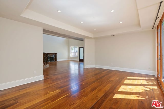 419 N Laurel Avenue, Los Angeles, CA 90048 — photo 8 of 45