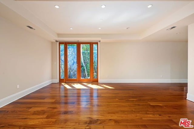 419 N Laurel Avenue, Los Angeles, CA 90048 — photo 9 of 45