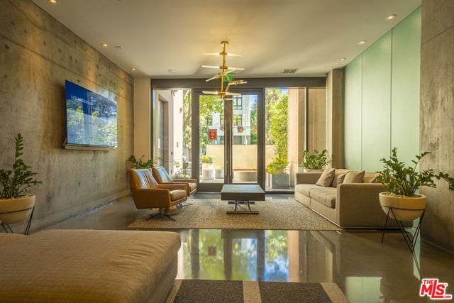 1111 S Grand Avenue 817, Los Angeles, CA 90015 — photo 16 of 24