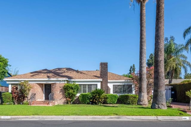 10129 Sarah Street, Toluca Lake, CA 91602 — photo 3 of 64