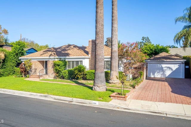 10129 Sarah Street, Toluca Lake, CA 91602 — photo 5 of 64