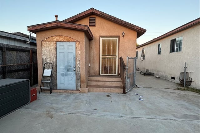 223 S Kern, Los Angeles, CA 90022 — photo 14 of 16