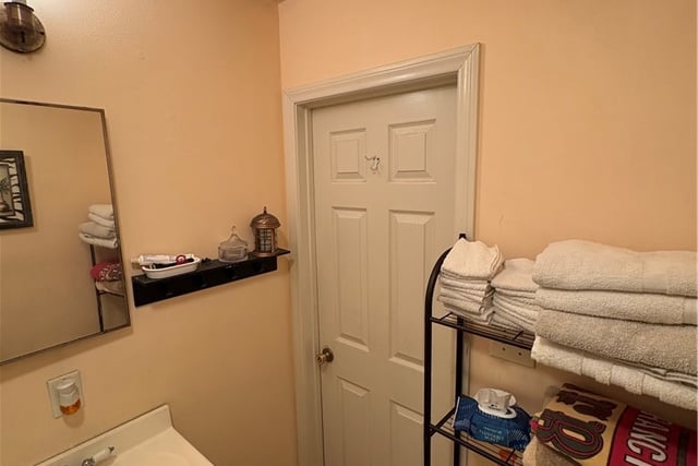 223 S Kern, Los Angeles, CA 90022 — photo 9 of 16