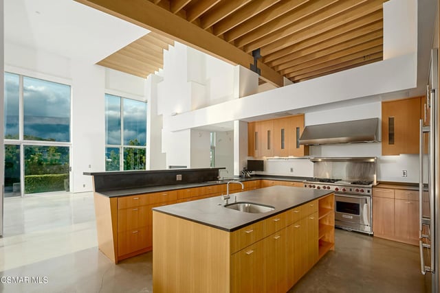 3681 Alomar Drive, Sherman Oaks, CA 91423 — photo 14 of 52
