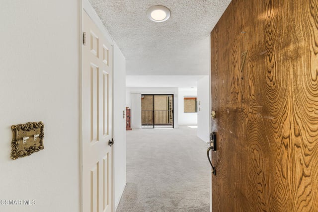 9960 Owensmouth Avenue 7, Chatsworth, CA 91311 — photo 4 of 33