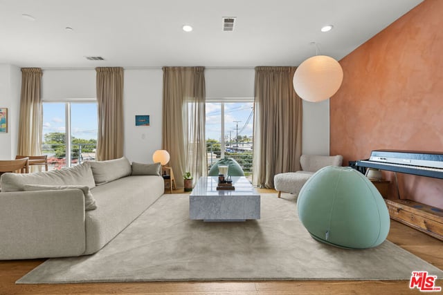 11724 Culver Boulevard 10, Los Angeles, CA 90066 — photo 11 of 51
