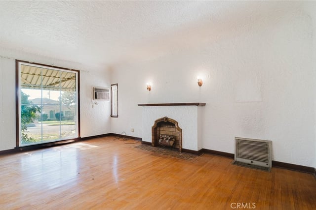 735 E Verdugo Avenue, Burbank, CA 91501 — photo 10 of 41