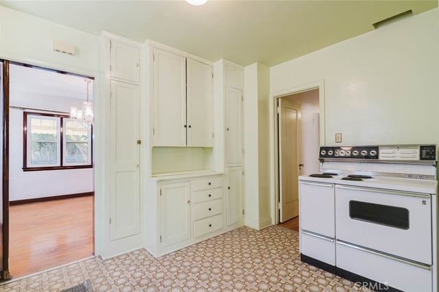 735 E Verdugo Avenue, Burbank, CA 91501 — photo 16 of 41