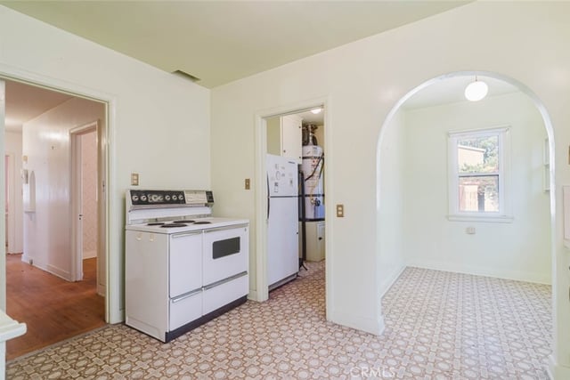 735 E Verdugo Avenue, Burbank, CA 91501 — photo 17 of 41