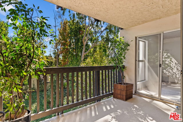 8207 Raintree Circle, Culver City, CA 90230 — photo 6 of 27