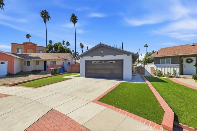 7227 Whitaker Avenue, Lake Balboa, CA 91406 — photo 3 of 58