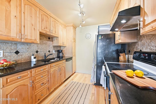 1402 Ramona Drive, Newbury Park, CA 91320 — photo 9 of 21