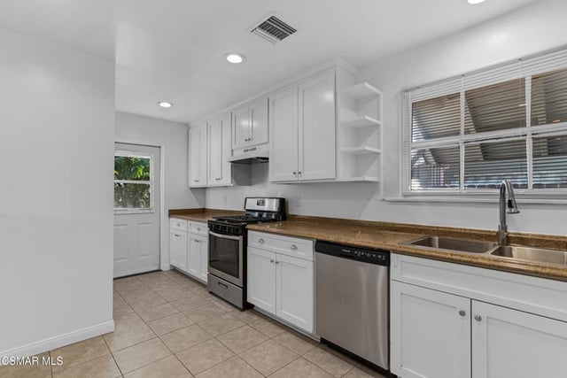 16856 Rinaldi Street, Granada Hills, CA 91344 — photo 3 of 28
