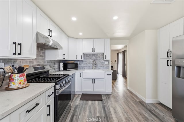 15612 Hillview, Granada Hills, CA 91344 — photo 11 of 41
