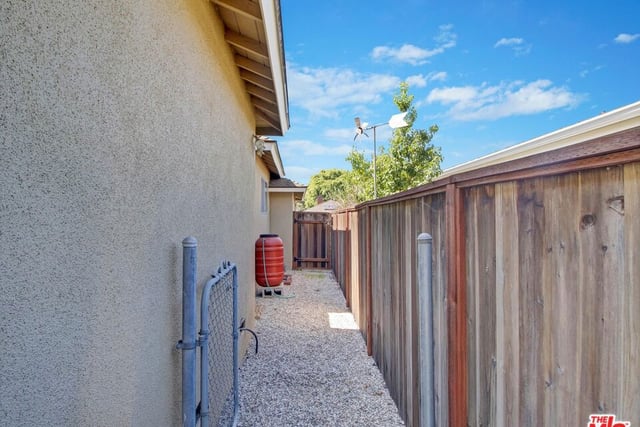 5720 El Rincon Way, Culver City, CA 90230 — photo 33 of 38