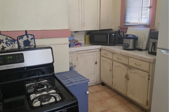 1730 Temple, Long Beach, CA 90804 — photo 4 of 9