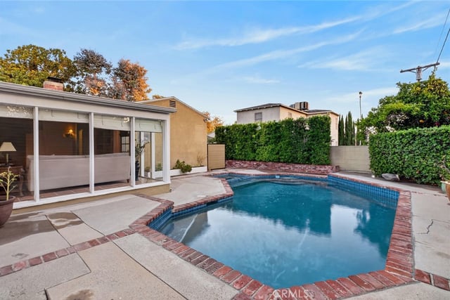 1321 Graynold, Glendale, CA 91202 — photo 28 of 32